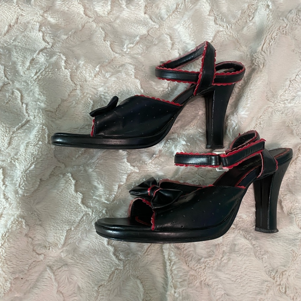 Hot Topic Black and Red Women's Heels
